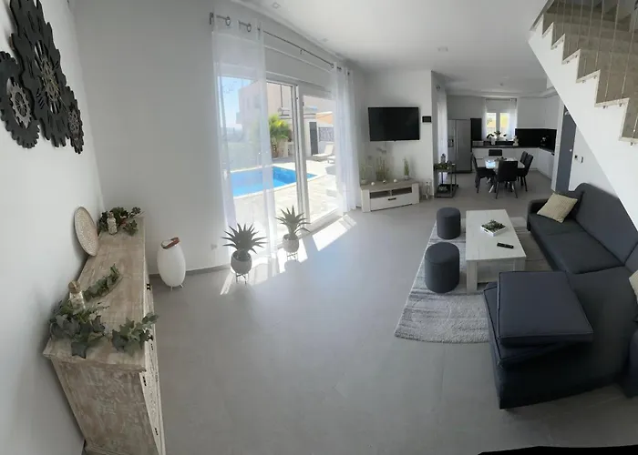 別荘 Ocean View1,vollausstattung,pool,meerblick,top-lage ヴォディツェ